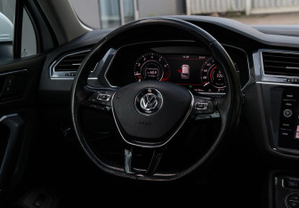 Подержанный автомобиль Volkswagen Tiguan 2018 года (11 фото)