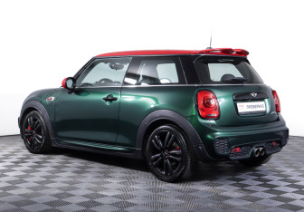 Подержанный автомобиль MINI Hatch 2017 года (18 фото)