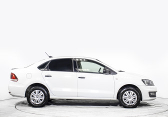 Подержанный автомобиль Volkswagen Polo Sedan 2017 года (4 фото)