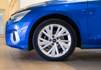 Подержанный автомобиль Audi A3 Hatchback 2022 года (33 фото)