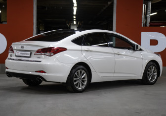 Подержанный автомобиль Hyundai i40 Sedan 2015 года (5 фото)