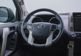 Подержанный автомобиль Toyota Land Cruiser Prado 2013 года (11 фото)