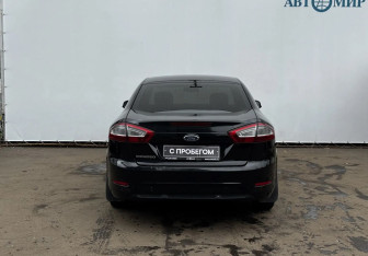 Подержанный автомобиль Ford Mondeo Sedan 2012 года (6 фото)