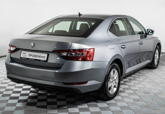 Подержанный автомобиль Skoda Superb Liftback 2018 года (5 фото)