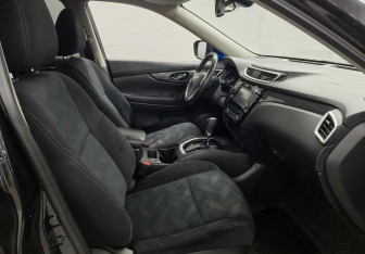 Подержанный автомобиль Nissan X-Trail 2015 года (10 фото)