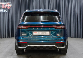 Подержанный автомобиль Geely Monjaro 2023 года (6 фото)