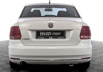 Подержанный автомобиль Volkswagen Polo Sedan 2016 года (6 фото)
