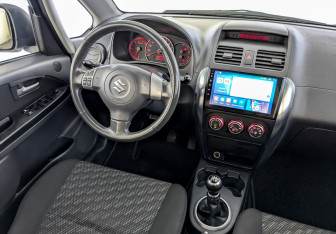 Подержанный автомобиль Suzuki SX4 Hatchback 2007 года (26 фото)