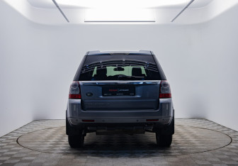 Подержанный автомобиль Land Rover Freelander 2012 года (6 фото)