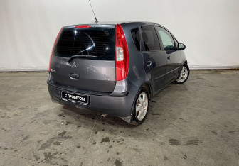 Подержанный автомобиль Mitsubishi Colt Hatchback 2006 года (6 фото)