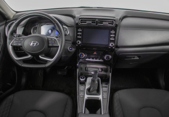 Подержанный автомобиль Hyundai Creta 2021 года (13 фото)