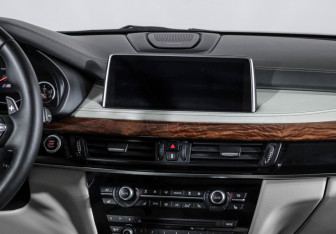 Подержанный автомобиль BMW X5 M 2015 года (13 фото)