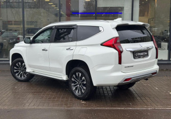 Новый Mitsubishi Montero Sport 2023 (6 фото)