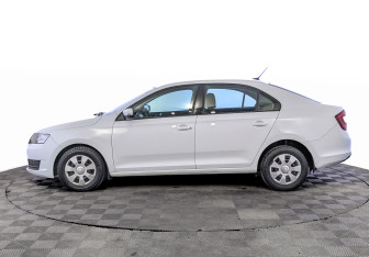 Подержанный автомобиль Skoda Rapid Liftback 2019 года (8 фото)