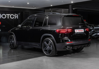 Новый Mercedes-Benz GLB 2025 (6 фото)