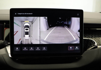 Подержанный автомобиль Zeekr 009 2023 года (19 фото)