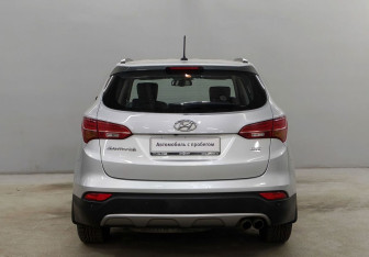 Подержанный автомобиль Hyundai Santa Fe 2013 года (6 фото)