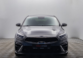 Подержанный автомобиль Kia Cerato Sedan 2019 года (8 фото)