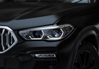 Подержанный автомобиль BMW X6 2021 года (16 фото)