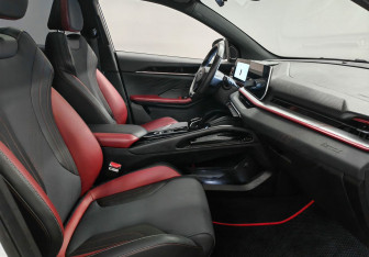 Подержанный автомобиль Geely Coolray 2023 года (9 фото)