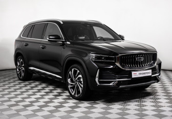 Подержанный автомобиль Geely Monjaro 2024 года (3 фото)