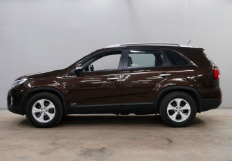 Подержанный автомобиль Kia Sorento 2014 года (4 фото)
