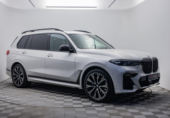 Подержанный автомобиль BMW X7 2020 года (5 фото)