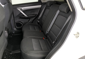 Подержанный автомобиль Geely Coolray 2023 года (18 фото)