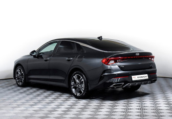 Подержанный автомобиль Kia K5 2021 года (7 фото)