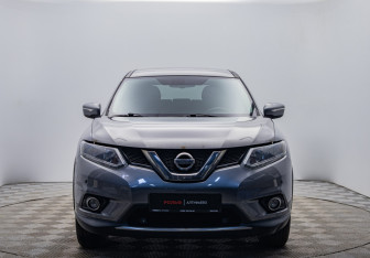 Подержанный автомобиль Nissan X-Trail 2017 года (8 фото)