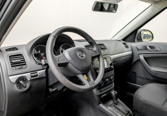 Подержанный автомобиль Skoda Yeti 2017 года (15 фото)