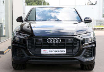 Подержанный автомобиль Audi Q8 2019 года (2 фото)