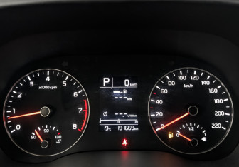 Подержанный автомобиль Kia Rio Hatchback 2021 года (15 фото)