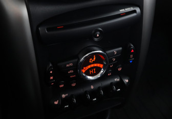 Подержанный автомобиль MINI Countryman 2016 года (14 фото)