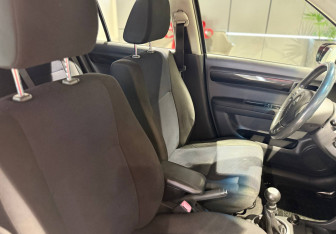 Подержанный автомобиль Suzuki Swift Hatchback 2007 года (14 фото)