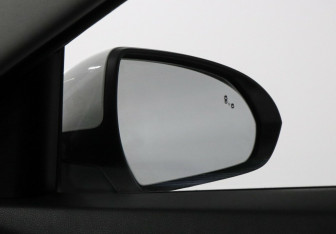 Подержанный автомобиль Hyundai Elantra Sedan 2019 года (10 фото)