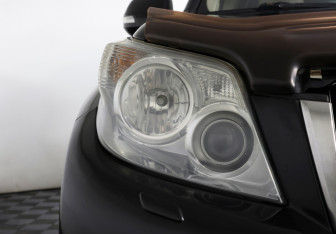 Подержанный автомобиль Toyota Land Cruiser Prado 2009 года (21 фото)