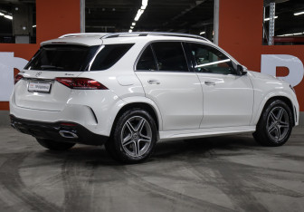 Подержанный автомобиль Mercedes-Benz GLE 2021 года (5 фото)