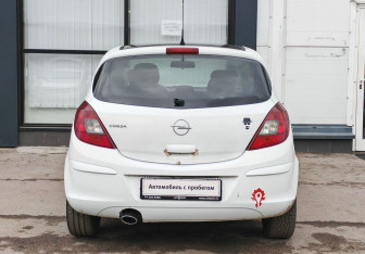 Подержанный автомобиль Opel Corsa 2010 года (6 фото)