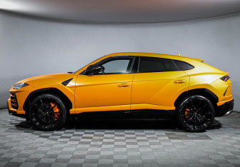 Подержанный автомобиль Lamborghini Urus 2021 года (8 фото)