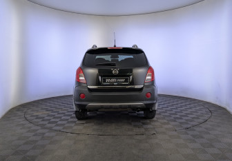 Подержанный автомобиль Opel Antara 2014 года (6 фото)