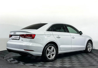 Подержанный автомобиль Audi A3 Sedan 2017 года (5 фото)