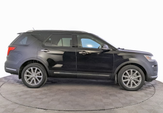 Подержанный автомобиль Ford Explorer 2019 года (4 фото)