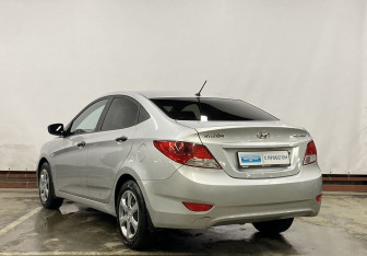 Подержанный автомобиль Hyundai Solaris Sedan 2014 года (7 фото)