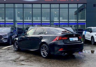 Подержанный автомобиль Lexus IS Sedan 2013 года (7 фото)