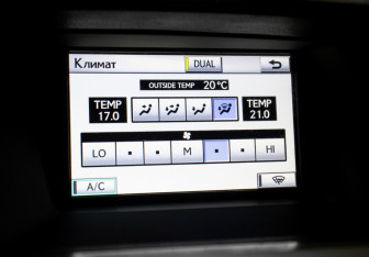 Подержанный автомобиль Lexus RX 2012 года (20 фото)