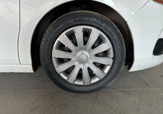 Подержанный автомобиль Citroen C4 Hatchback 2011 года (19 фото)