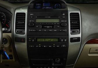 Подержанный автомобиль Toyota Land Cruiser Prado 2005 года (19 фото)