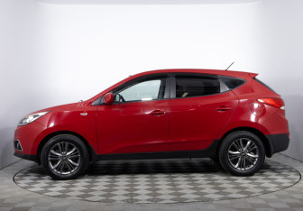 Подержанный автомобиль Hyundai ix35 2013 года (8 фото)