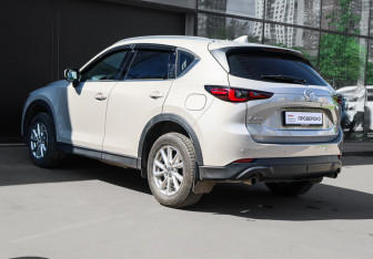 Подержанный автомобиль Mazda CX-5 2024 года (6 фото)